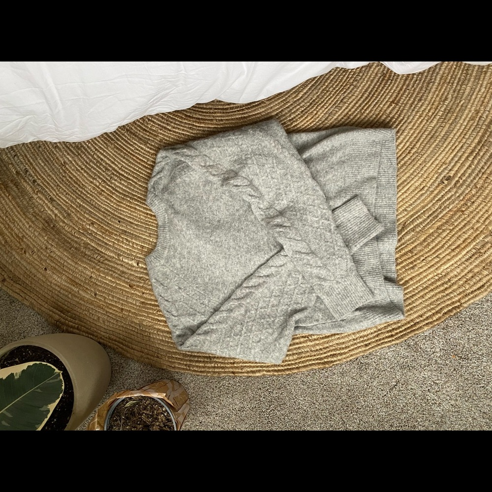 H&M sweater - Picture 3 of 3